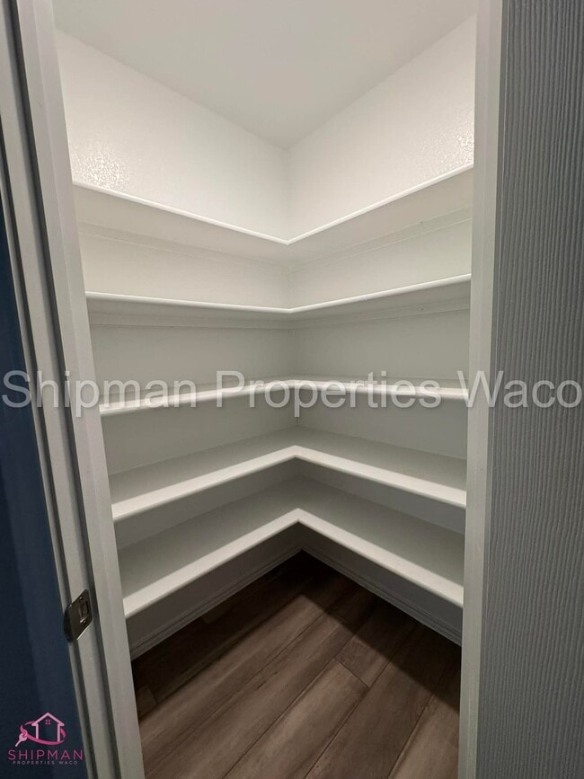 Building Photo - 7105 Canadian Dr