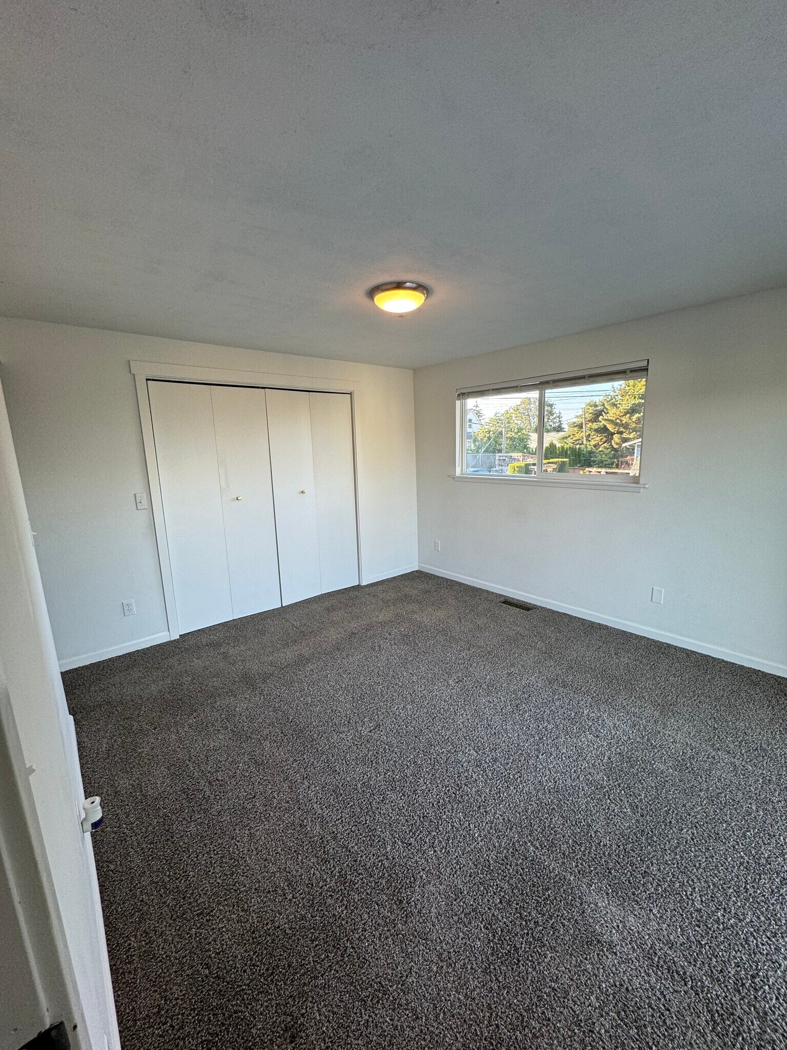 Building Photo - 5635 N 49th St