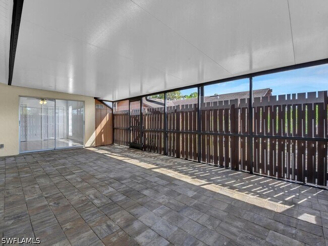 Building Photo - 5620 Foxlake Dr