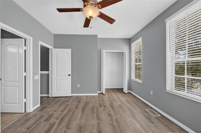 Building Photo - 3186 Bayshore Oaks Dr