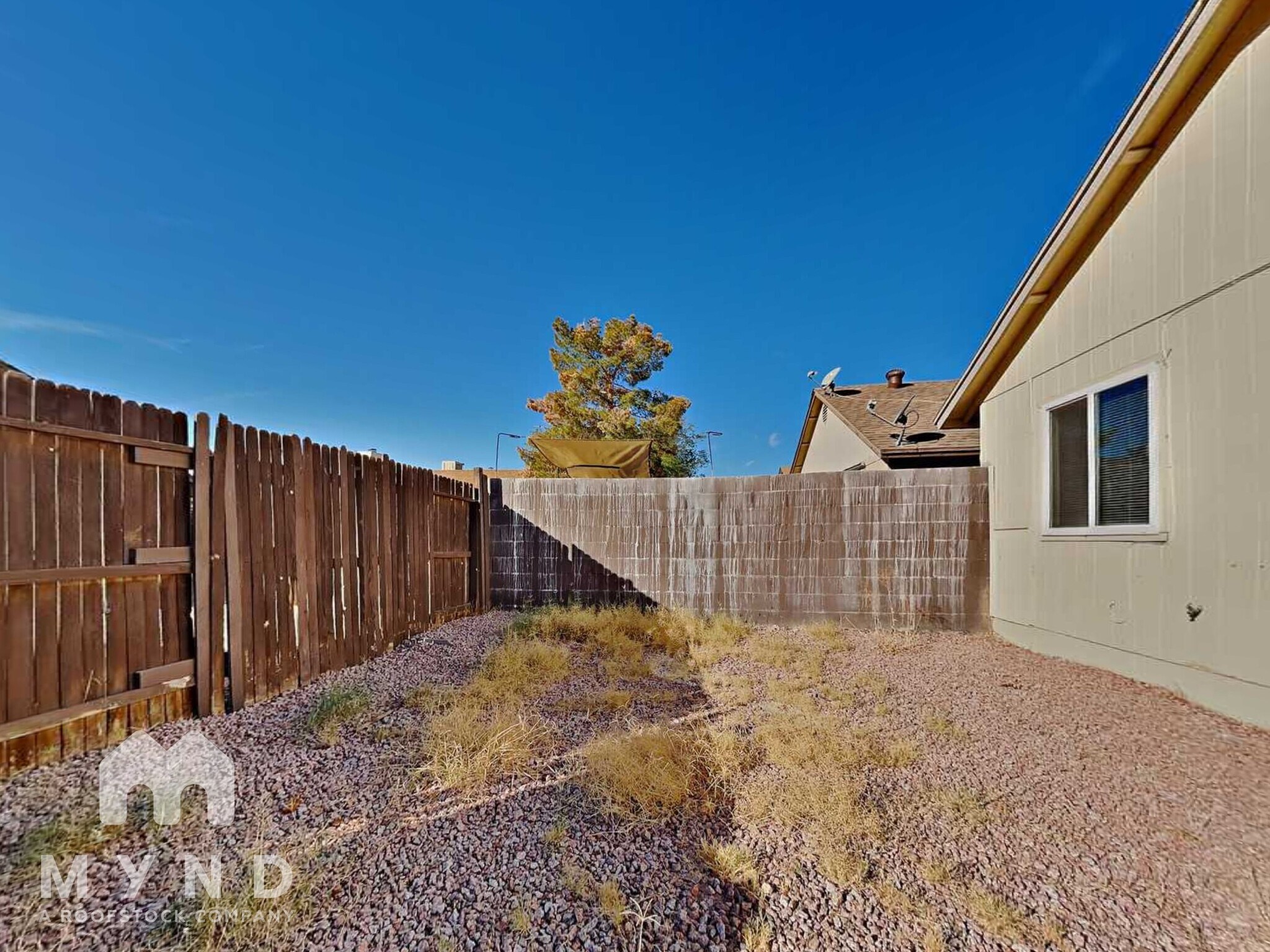 Building Photo - 8913 W Fairmount Ave