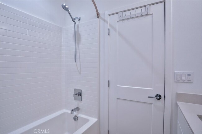 Building Photo - 224 Babson Ct