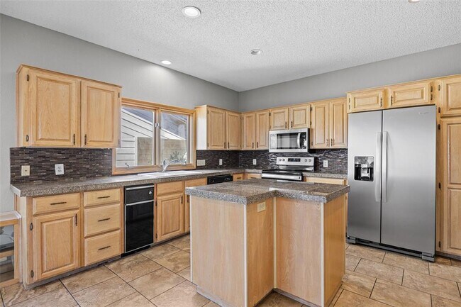 Building Photo - 114 Paragon Ct