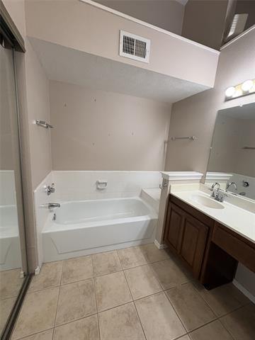 Building Photo - 3610 Willowood Dr