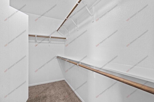 Building Photo - 1115 Roanoke Dr