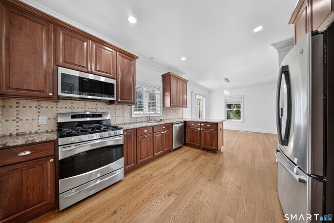 Building Photo - 88 Maple Tree Ave