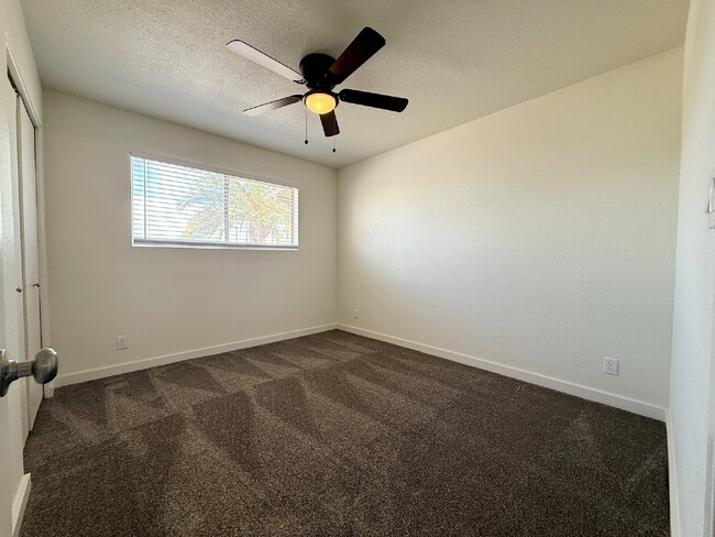 Building Photo - Charming 3-Bedroom Oasis with 2 Full Baths...