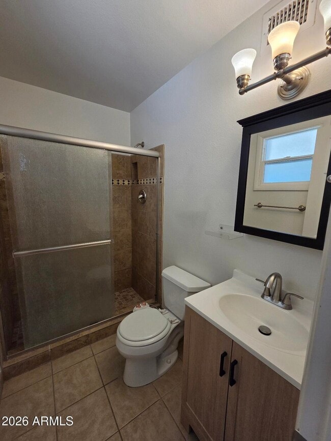 Building Photo - 6401 E Parkview Dr