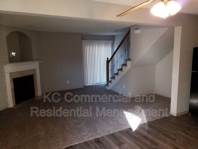 Building Photo - 4622 Willow Ave