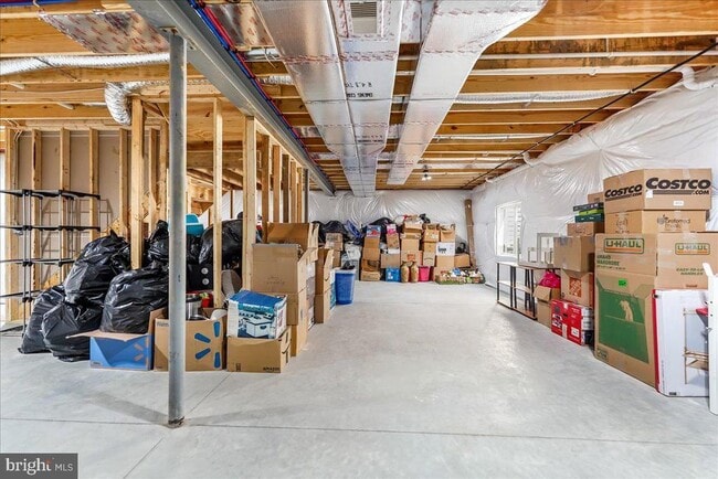 Building Photo - 321 Middletown Rd