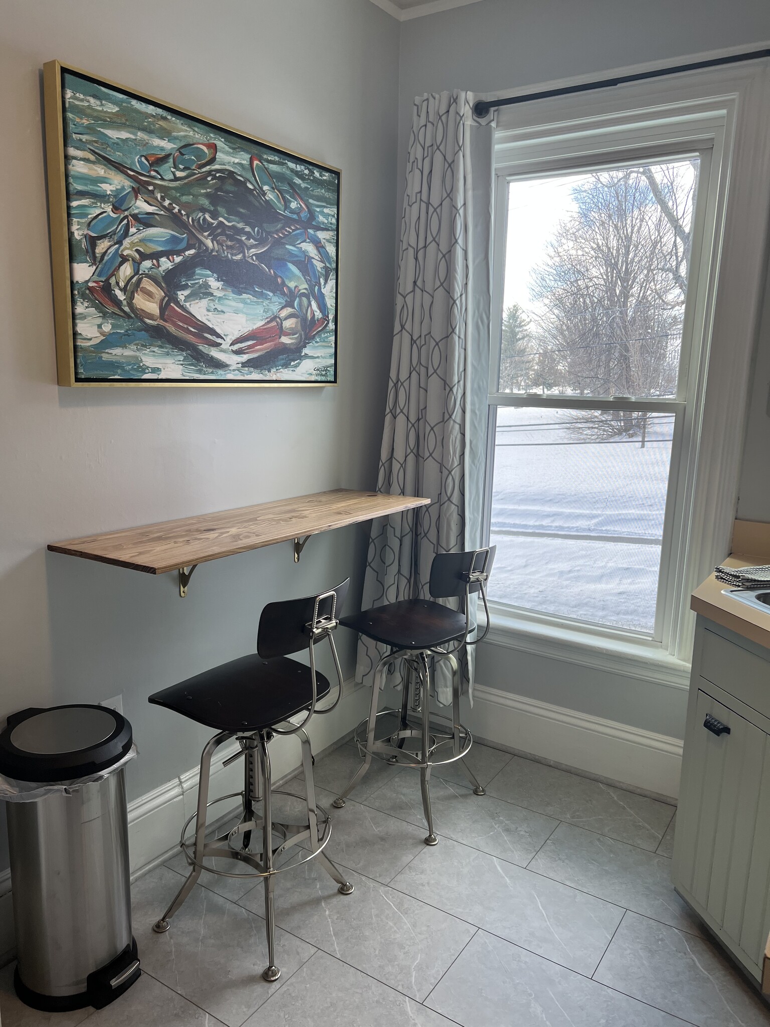 Studio Kitchenette - 283 Union St