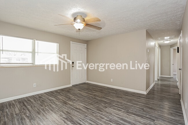 Building Photo - 327 Bonnlyn Dr