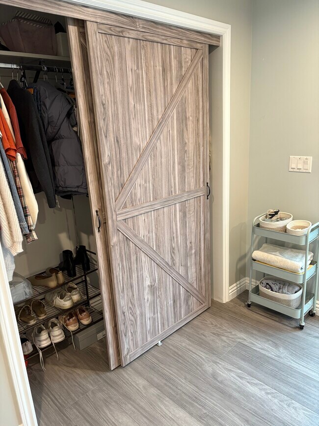 Building Photo - 148 Galsworthy St