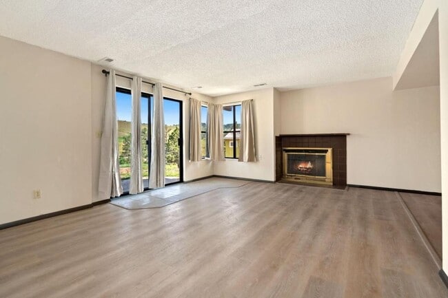 Building Photo - 119 Greenwood Dr