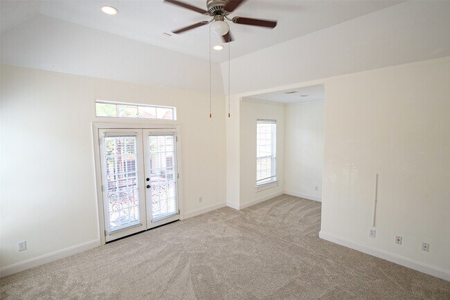 Building Photo - 6116 1/2 Hamman St