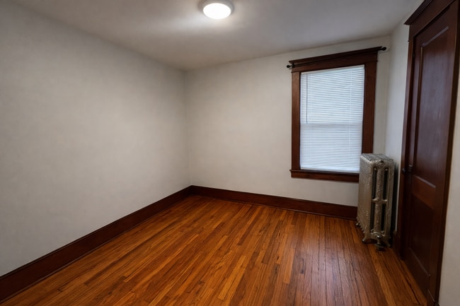 Building Photo - Large 4 bedroom home across from Franklyn Field.