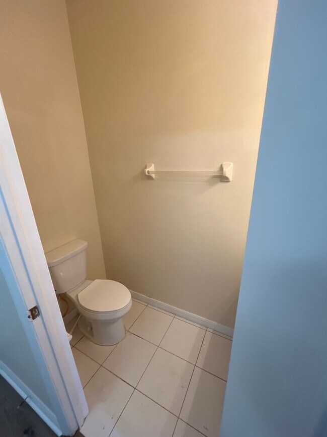 Building Photo - For Rent – Charming 2-Bed, 2.5-Bath Townho...