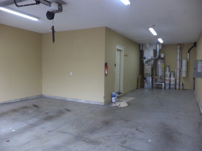 Building Photo - Ranch Home w/ Oversized Double Garage & Landscaping Included!