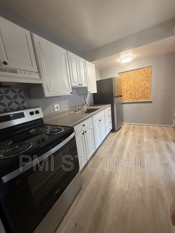 Building Photo - 10736 Spring Garden Dr