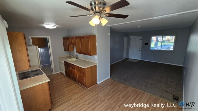 Building Photo - 3BD 1BTH Ranch in the Pleasant Run Neighbo...