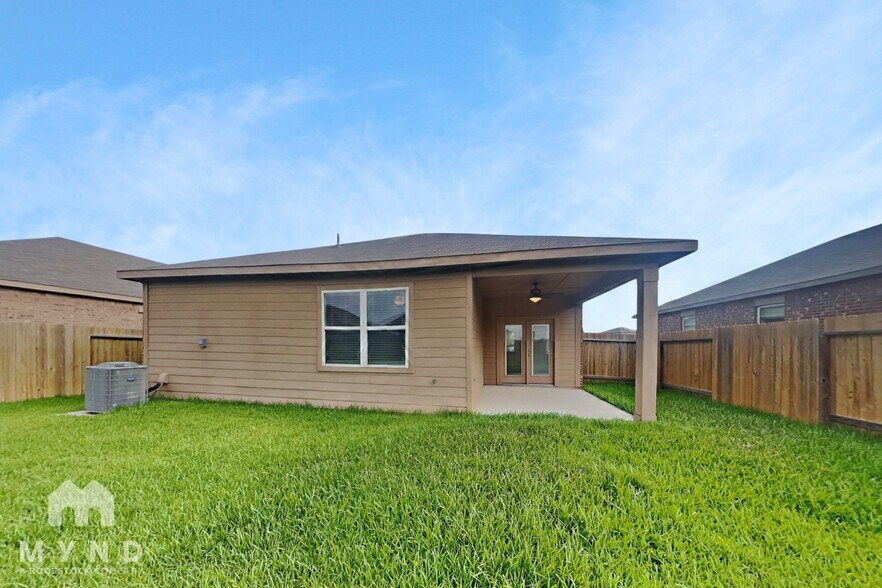 Building Photo - 480 Lone Rider Dr