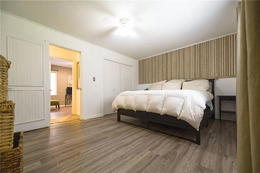 Building Photo - 3280 Devilla Trce