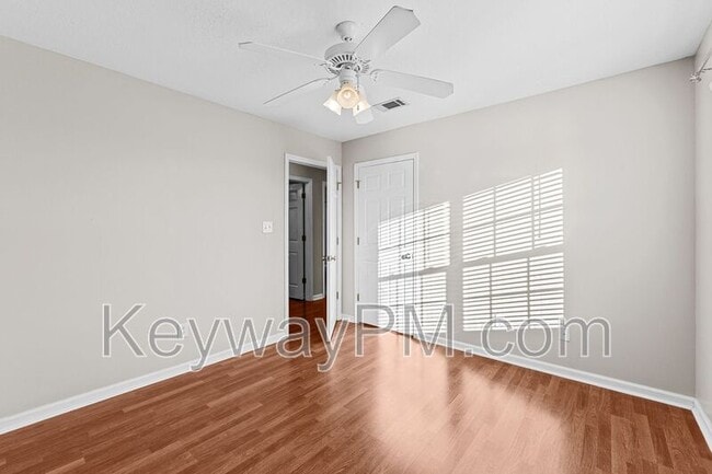 Building Photo - 19 Whitney Ct