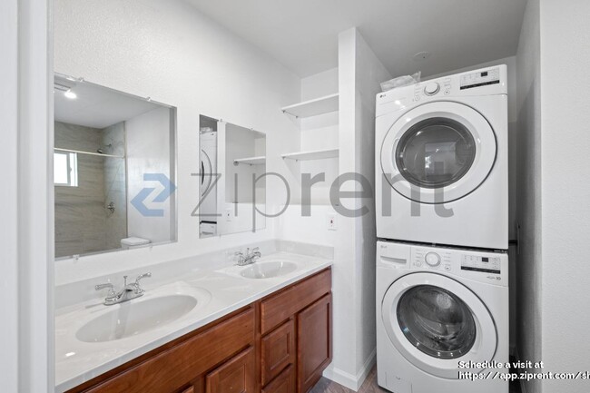 Building Photo - 3721 Northridge Dr