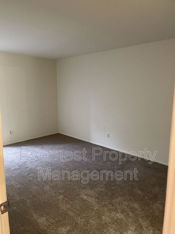 Building Photo - 2235 Sedgwick St