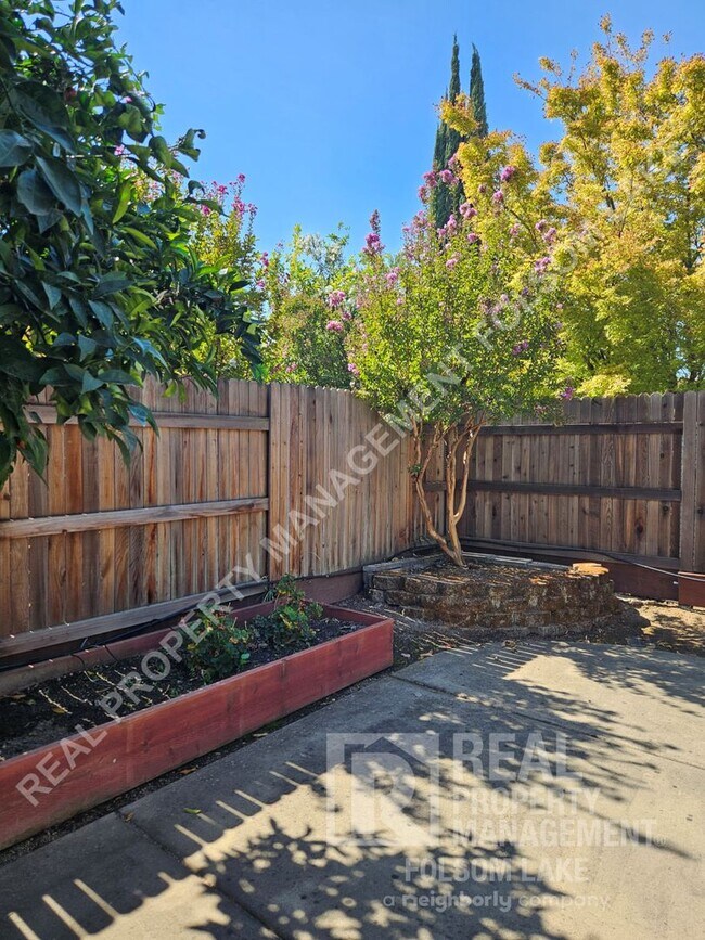 Building Photo - COMING SOON!!!  4bd 2ba home in Folsom
