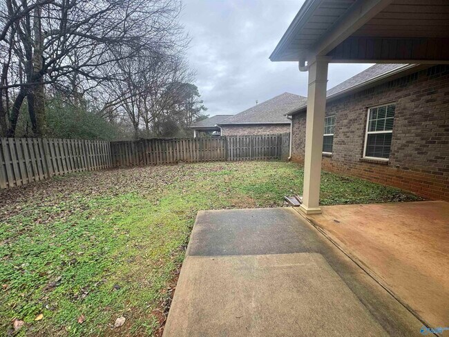 Building Photo - 101 Somerset Park Dr