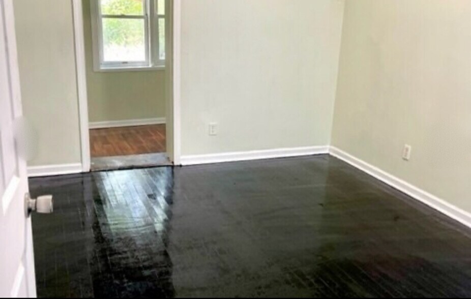 3rd Room + Den - 8352 S Peoria St