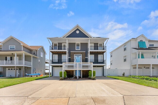 Building Photo - Grand View 115