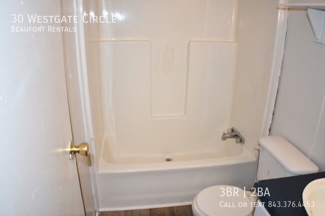 Building Photo - 30 Westgate Cir