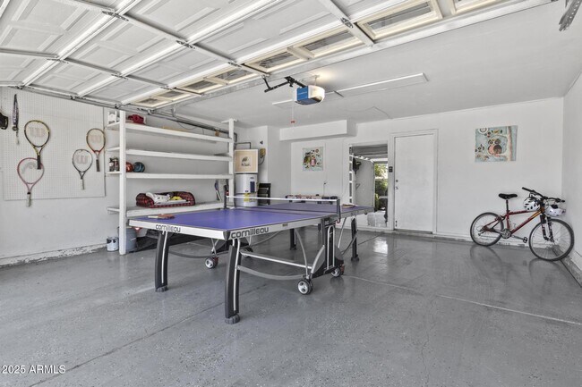 Building Photo - 5302 E Kelton Ln