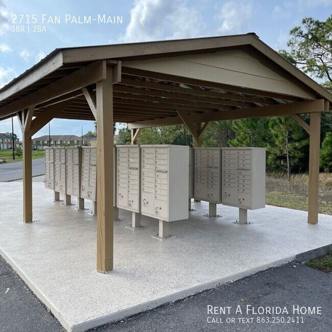 Building Photo - 2715 Fan Palm Dr