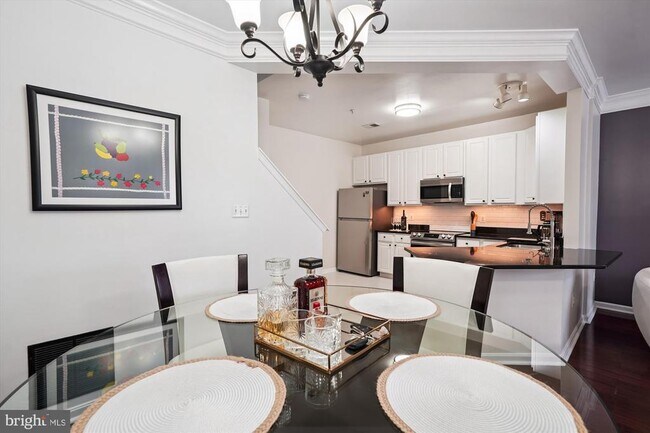 Building Photo - 7410 Langholm Way