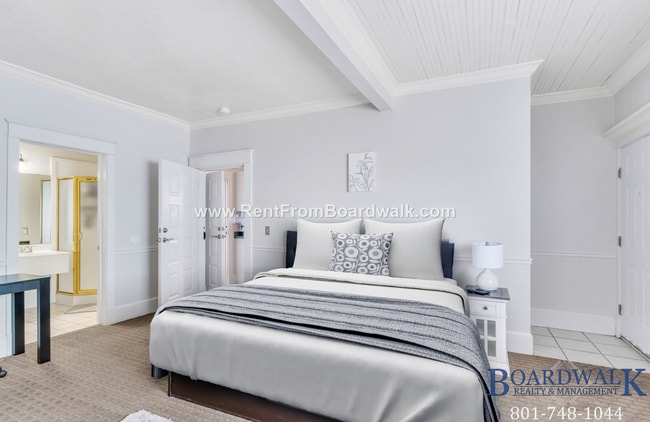 Building Photo - Charming Tooele Rambler with HUGE backyard!