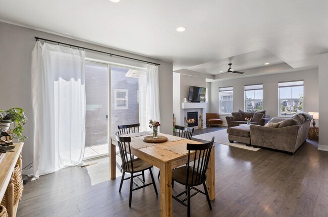 Building Photo - Beautiful 3-Bed Home in Petrosa with Resort-Style Amenities!