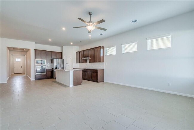 Building Photo - 135 Horseshoe Cove