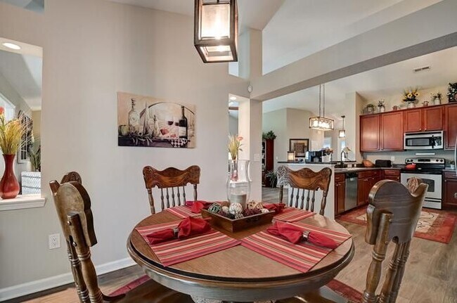 Building Photo - 15884 Brixton Dr