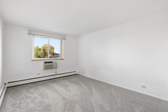 Building Photo - 1375 Rebecca Dr