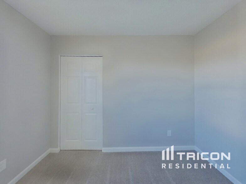 Building Photo - 411 Fox Trot Dr