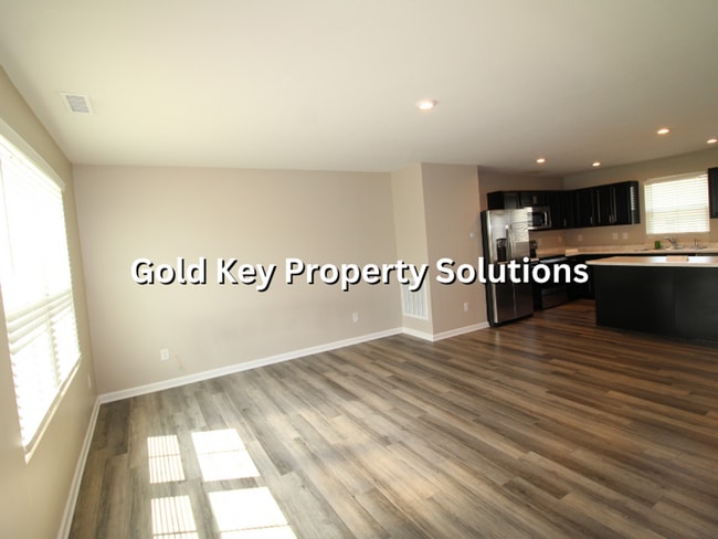 Building Photo - 9739 Oak Grove Dr