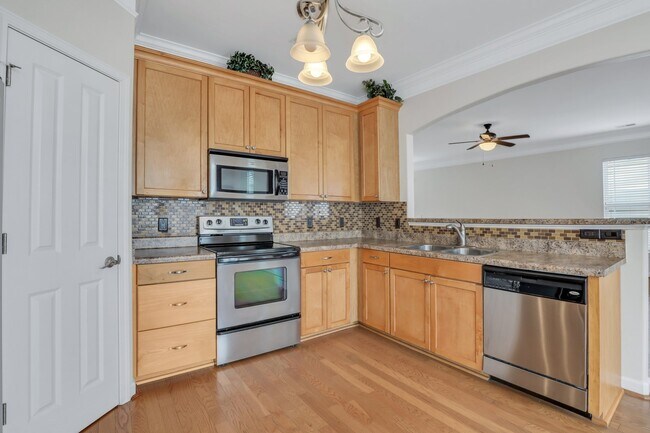 Building Photo - 175 Summer Hill Ct