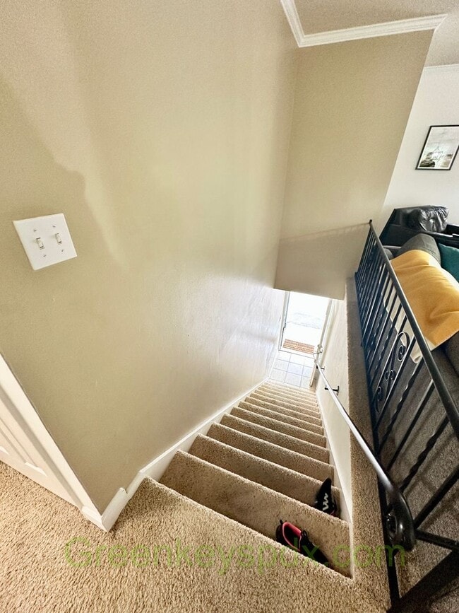 Building Photo - Two bedroom one bathroom condo in Southwes...