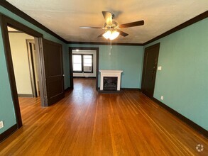 Building Photo - ((1/2 off May's Rent!)) Elegant 2/1 Upstai...