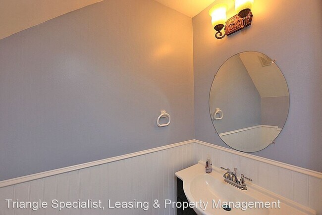 Building Photo - 4 br, 2.5 bath House - 405 St Kitts Court