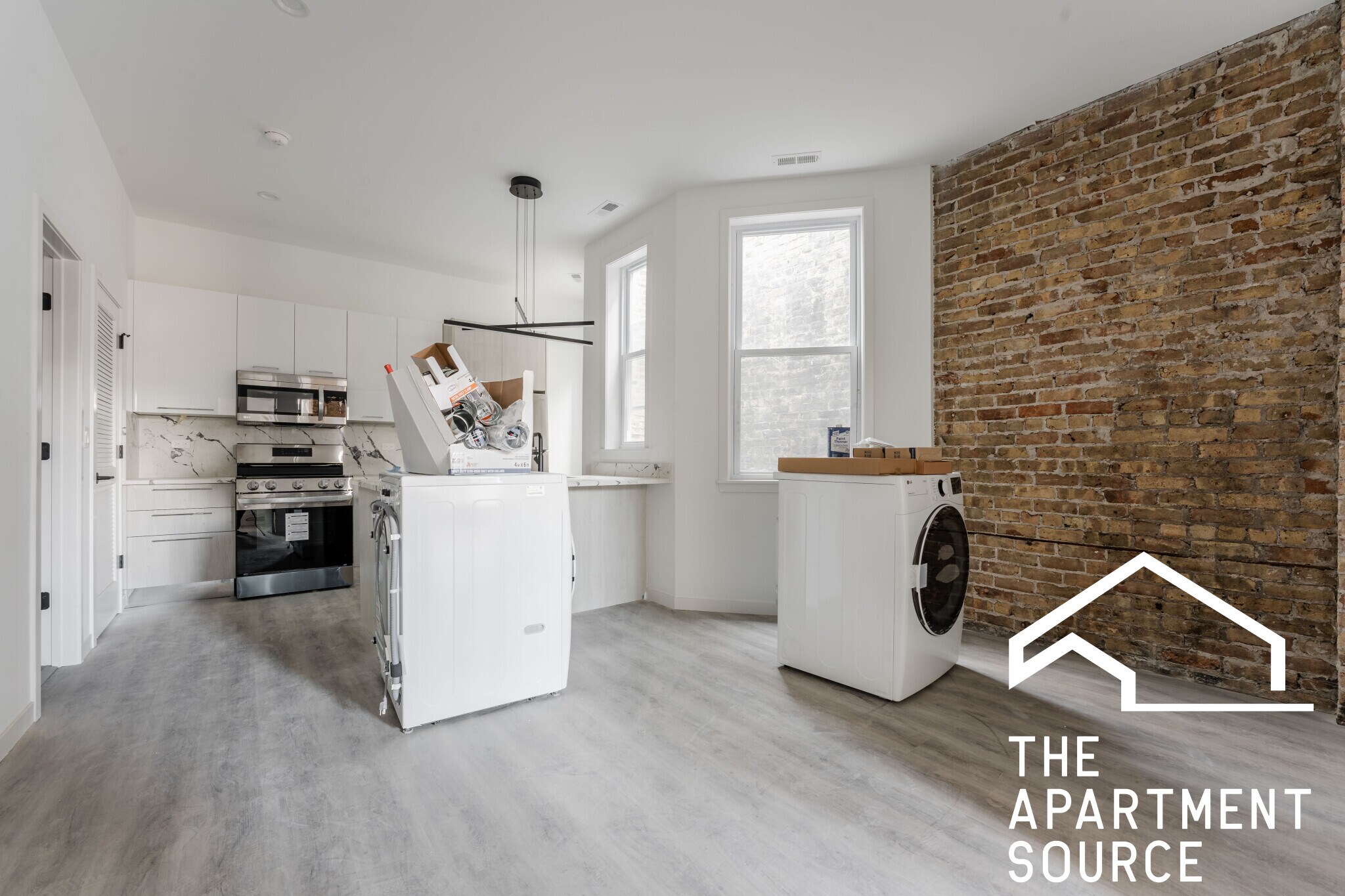 Building Photo - 2743 W Division St