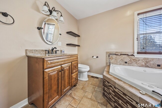 Building Photo - 33 Harland Ave